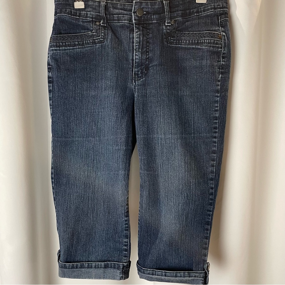 Gloria Vanderbilt Skimmer Button Cuff Capri Medium Wash Size 6